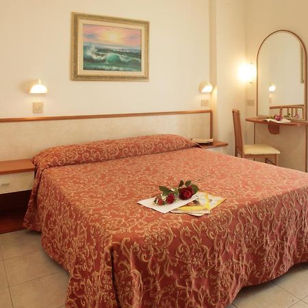 Hotel Abacus Cesenatico Exterior photo