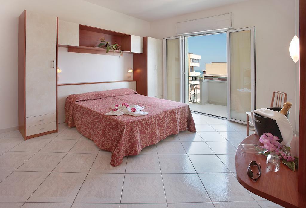 Hotel Abacus Cesenatico Exterior photo